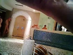 او یک دختر جوان روسی را در رختخواب می گذارد عکس کوس و کون سکسی و مشتاق است او را لعنتی کند