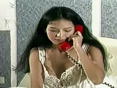 دانشجوی جوان سکسی کالج در نهایت مکیدن یک فالوس است و پیشنهاد می کند گربه خود را لعنتی کند گالری کون و کوس
