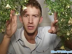 یک عوضی جوان روسی الاغ خود را لعنتی کرد و دوست پسرش را دعوت کرد که عكس كس سكسي به آنجا بیاید