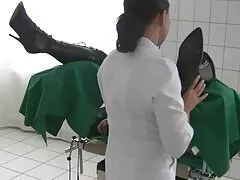 گربه مرطوب مرطوب لاتین بالغ عكس كير و كس بالغ داغ ویبراتور لعنتی می شود
