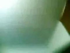 خروس مرد یک شلخته سیاه در دهانش گرفت عکس کوسوکیر